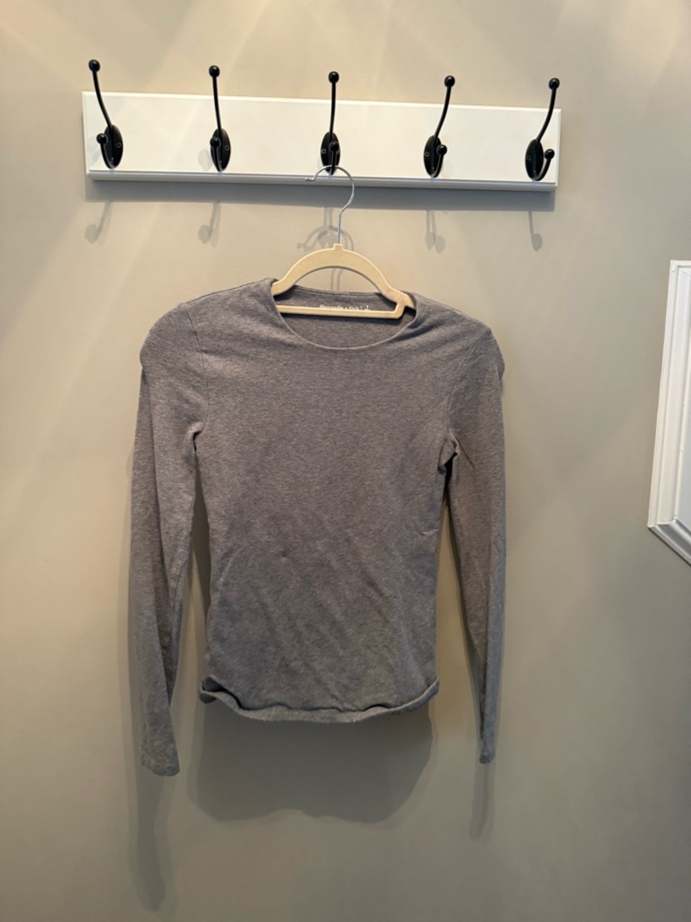 Abercrombie & Fitch Heather Gray Long Sleeve Crewneck Top